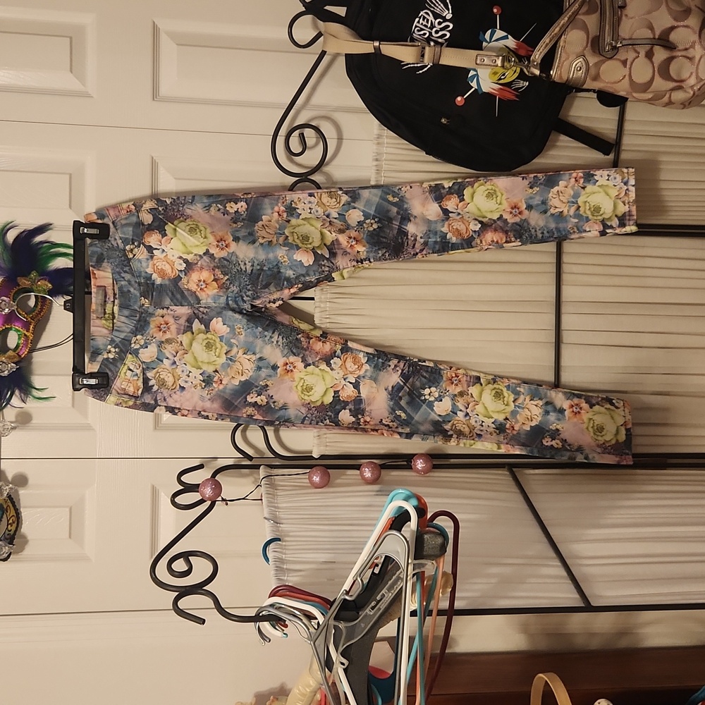 Elegants Touch floral jegging pants